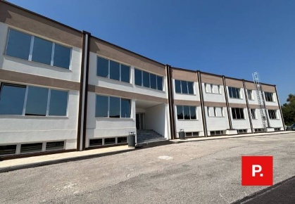 Foto Ufficio in via Melvin Jones, Caserta Ex Saint Gobain di 2050 m²