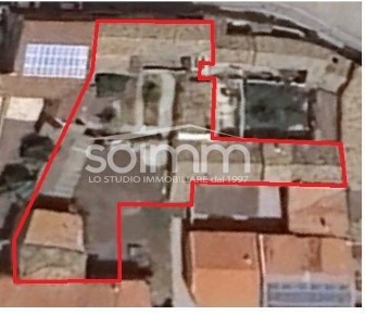 Foto Casa indipendente a Sinnai Centro di 465 m² con 10 locali in vendita