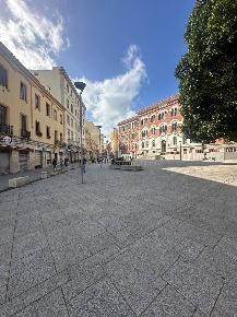 Foto Locale commerciale a Cagliari Villanova di 68 m² con 2 locali
