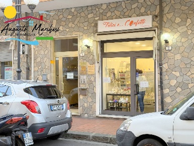 Foto Locale commerciale in VIA XX SETTEMBRE 7, Recco Centro di 30 m²