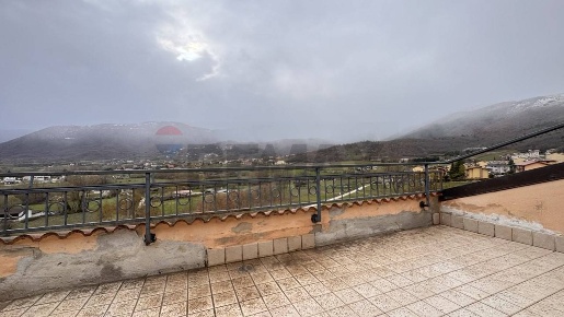 Foto Villa a schiera in localita giardino, Scoppito Colletara di 196 m²