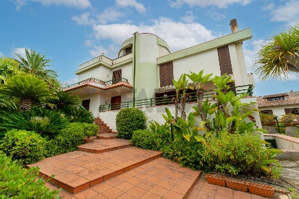 Foto Villa unifamiliare in piazza vulcano, Carlentini Carlentini Nord