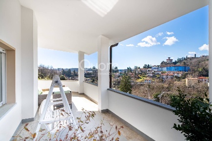 Foto Villa unifamiliare in Via Bellavista, Tarcento Centro di 244 m²