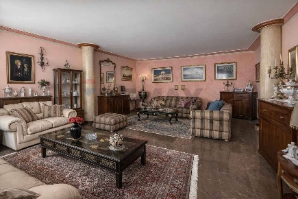Foto Villa unifamiliare in Via Delle Robinie 5, Augusta Centro di 700 m²
