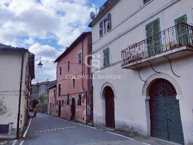 Foto Appartamento in Via Armando Diaz 8, Latera di 92 m² con 4 locali