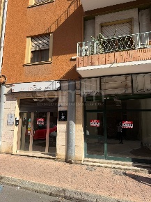 Foto Locale commerciale a Cagliari San Benedetto di 63 m² con 1 locali