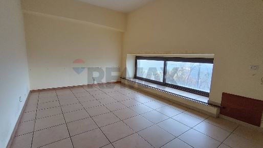 Foto Locale commerciale in Corso Sicilia 73, Enna Centro di 108 m²