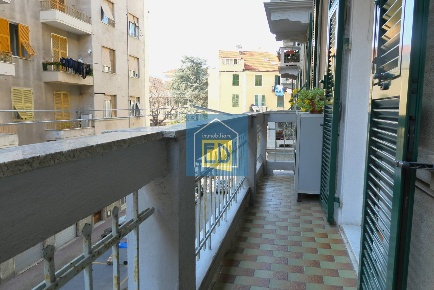 Foto Appartamento in Via F.lli Rosselli 4, Savona di 66 m² con 4 locali
