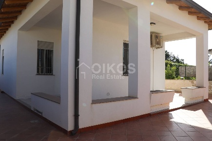 Foto Villa unifamiliare in VIA DEI CICLAMINI, Ispica di 100 m² con 4 locali
