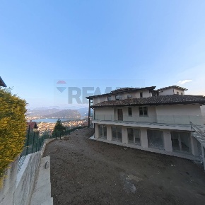 Foto Appartamento in via ponte tresa 28, Cadegliano-Viconago Centro