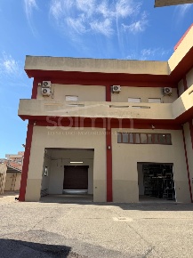 Foto Locale commerciale a Cagliari Marconi di 700 m² con 10 locali