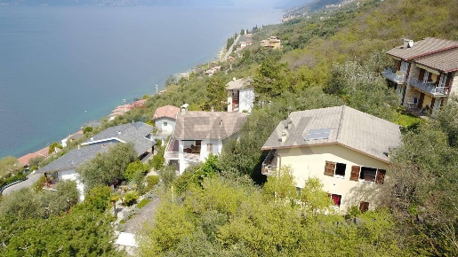 Foto Appartamento in loc. La Pianta, Brenzone sul Garda Magugnano di 90 m²
