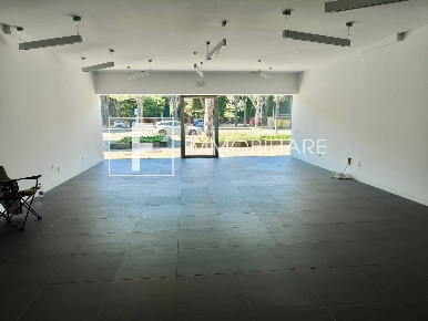 Foto Attività commerciale in via oriente 112, Jesolo Pineta di 100 m²