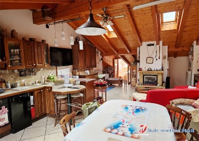 Foto Case semi ndipendenti in Via della Chiesa, Edolo Centro di 334 m²