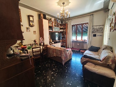 Foto Appartamento a Lucca Sant'Anna di 120 m² con 5 locali in vendita