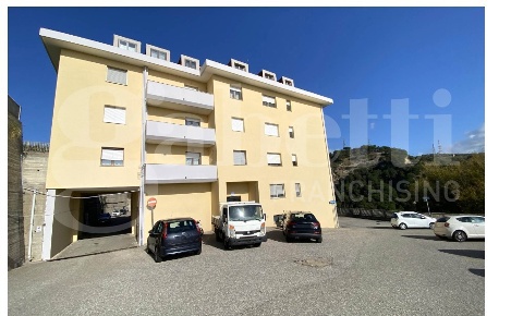 Foto Appartamento in Via G. Gariani 1/A, Catanzaro Sala di 157 m²