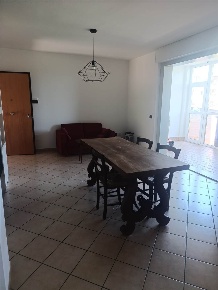 Foto Appartamento a Martinsicuro Centro di 120 m² con 6 locali in affitto