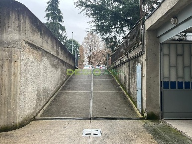 Foto Magazzino in via Verga, Desio di 255 m² in vendita