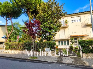 Foto Villa unifamiliare in Via Gasparini, Camaiore Lido di Camaiore