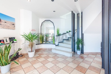 Foto Casa indipendente a Viadana Centro di 312 m² con 6 locali in vendita