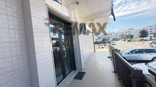 Foto Appartamento in Via Quasimodo 38, Vieste Centro di 76 m² con 1 locali