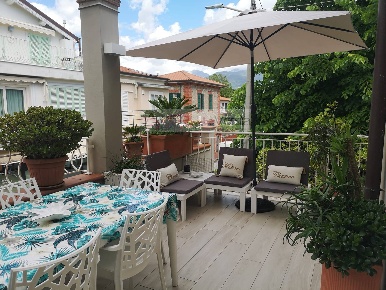 Foto Appartamento a Pietrasanta di 110 m² con 4 locali in vendita