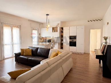 Foto Appartamento in Via Paderno 25/O, Seriate di 97 m² con 3 locali