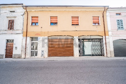 Foto Case semi ndipendenti in VIA MATTEOTTI 83, Bozzolo di 344 m²