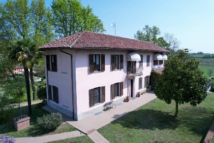 Foto Rustico in Località Vallarone, Asti Corso Alba - Variglie