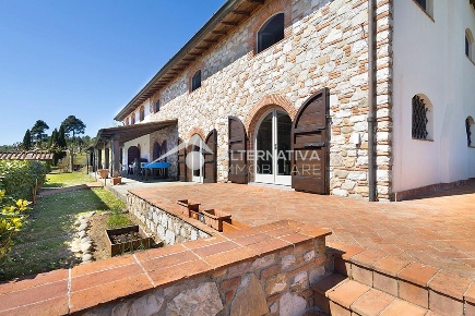 Foto Casale a Capannori Gragnano - Lappato di 550 m² con 10 locali