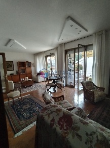Foto Appartamento a Livorno Calzabigi di 147 m² con 6 locali in vendita