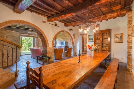 Foto Casa indipendente a Borgo San Lorenzo Ronta di 575 m² con 12 locali