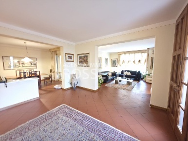 Foto Villa bifamiliare a Cerreto Guidi Bassa di 400 m² con 20 locali
