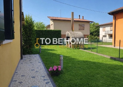 Foto Villa bifamiliare a Spinea Spinea Orgnano di 200 m² con 11 locali
