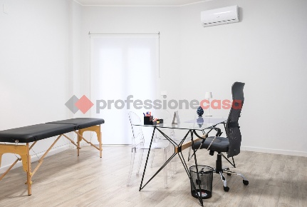 Foto Ufficio in Piazza Roma 40, Milazzo Centro di 25 m² con 1 locali