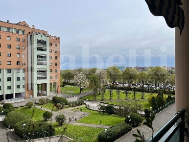 Foto Appartamento in Via Rizzoli 49, Milano Crescenzago di 111 m²