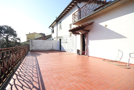 Foto Villa bifamiliare in Via Pisana 2140, Lucca Sant'Angelo di 280 m²