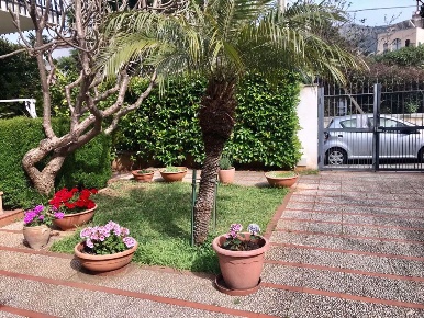 Foto Villa unifamiliare in Viale Giunone 41, Palermo Mondello - Valdesi
