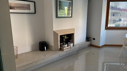 Foto Appartamento in Via Michelangelo 151, Aversa di 180 m² con 5 locali