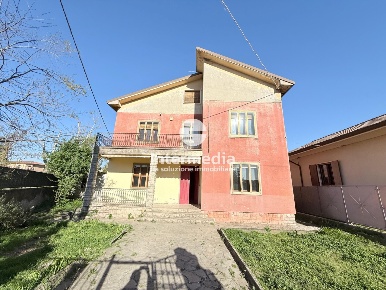 Foto Villa bifamiliare in Via Gardale 6, Palazzolo sull'Oglio di 156 m²