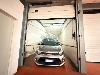 Foto Posti auto in Viale A. Tassoni 4, Modena Viali di 19 m² con 1 locali