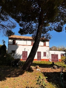 Foto Casale in Strada del Giardino 176, Senigallia di 250 m² con 13 locali