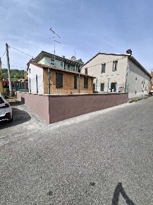 Foto Villa singola a Medesano di 100 m² con 5 locali in vendita