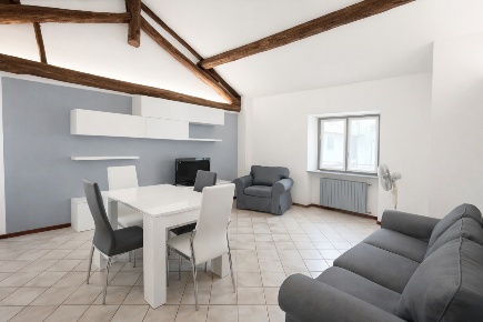 Foto Appartamento in Via Dante Alighieri 1, Cureggio Centro di 156 m²