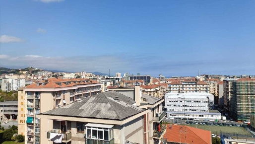Foto Appartamento in Via Luigi Pirandello, Savona Centro Storico di 100 m²
