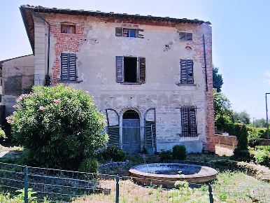 Foto Casale in Via del Cassero, Fucecchio Centro di 550 m² con 20 locali
