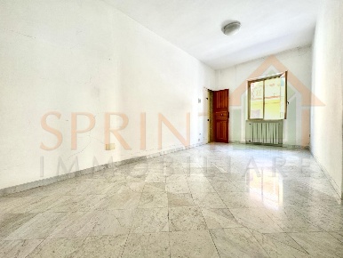 Foto Appartamento in Via della Libertà, Monopoli di 83 m² con 3 locali