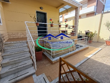 Foto Villa bifamiliare in Via Oberdan Chiesa, Livorno Coteto di 179 m²