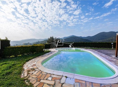 Foto Villa bifamiliare in Valle Benedetta 38c, Livorno di 310 m² in vendita