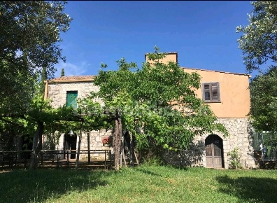 Foto Villa unifamiliare in CONTRADA MONNA, Melizzano di 300 m² con 8 locali